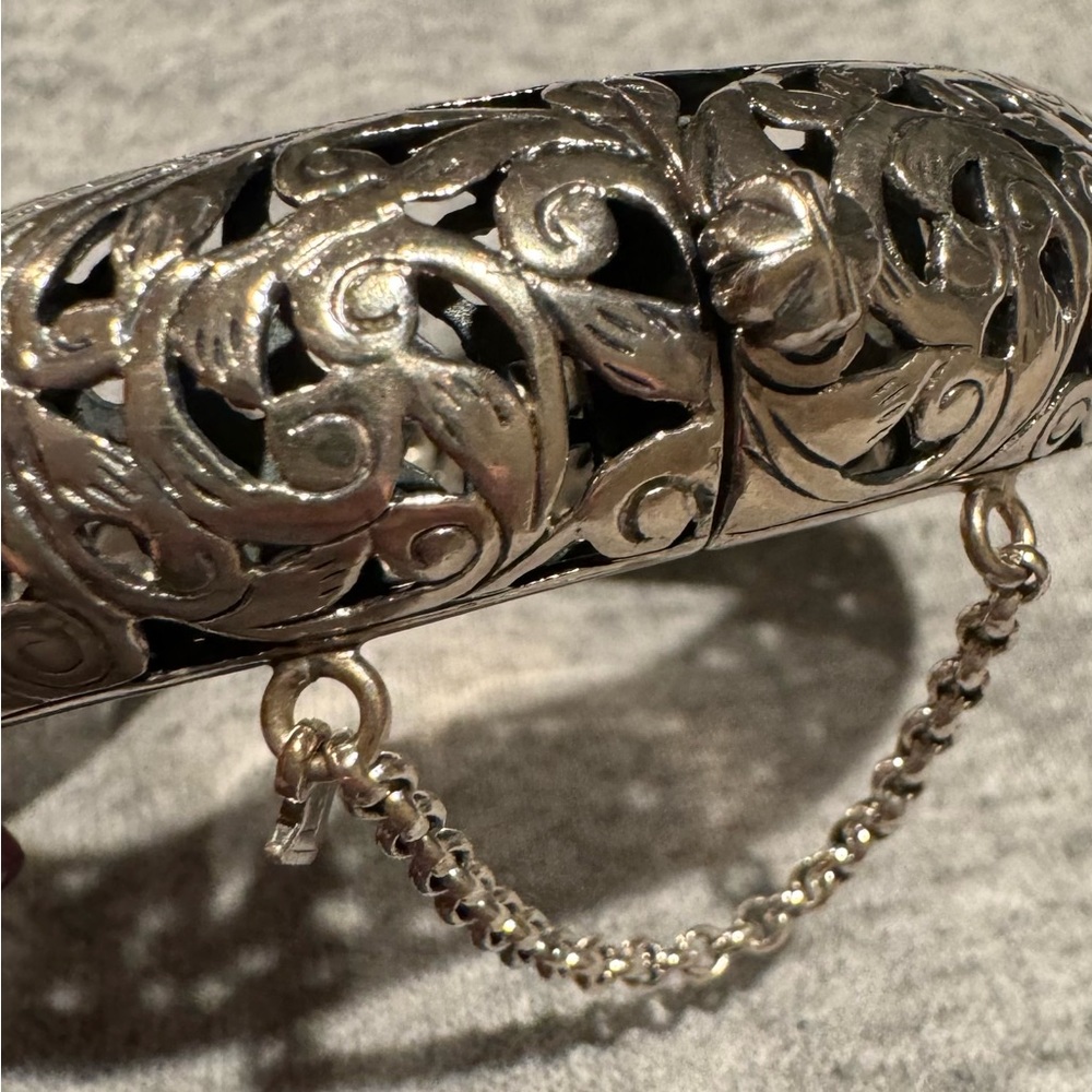 Beautifully handcrafted sterling silver Silpada bangle - Picture 6 of 9